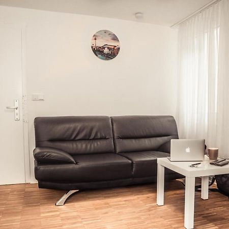 Altstadt Apartment Alisa Дюселдорф Екстериор снимка