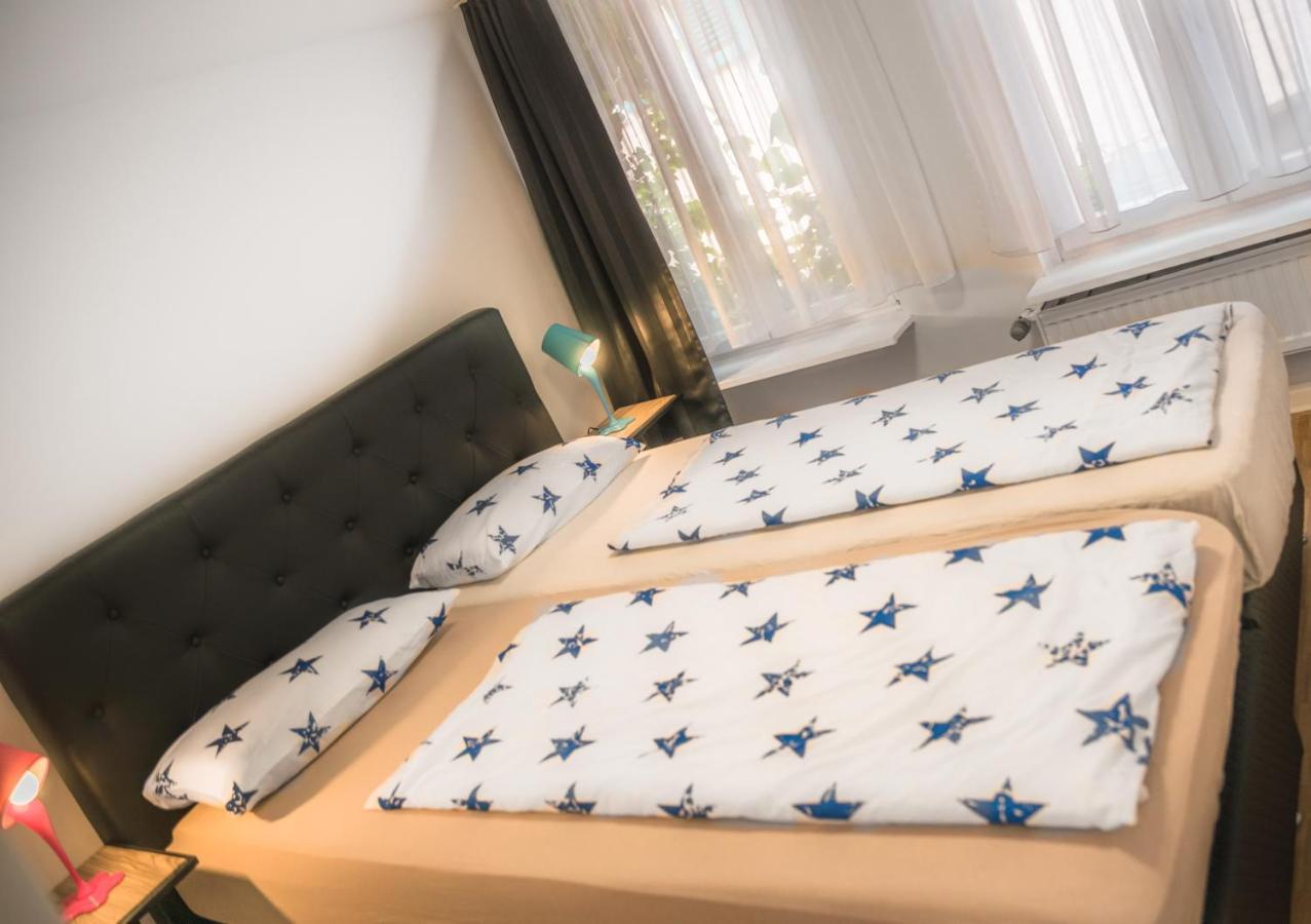 Altstadt Apartment Alisa Дюселдорф Екстериор снимка